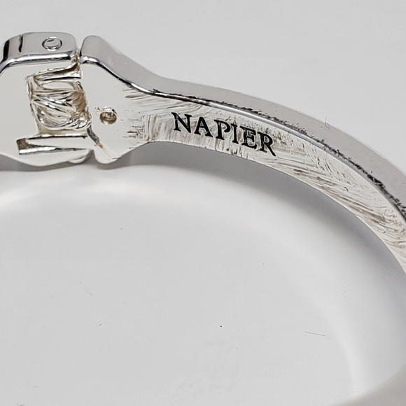NAPIER SILVER TONE HINGE BRACELET COSTUME FASHION JEWELRY SCROLLWORK - Picture 8 of 10